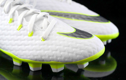 Biało-żółte buty piłkarskie Nike Hypervenom Phantom Academy DF FG AH7268-107