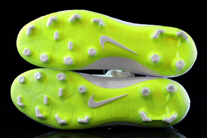 Biało-żółte buty piłkarskie Nike Hypervenom Phantom Academy DF FG AH7268-107